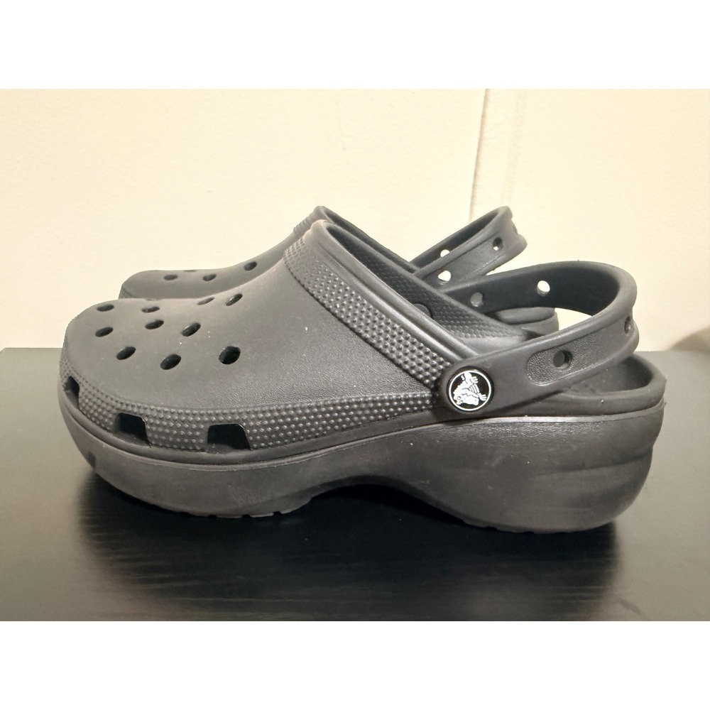 NWOT Crocs Clogs Womens 9 Classic Platform Black Chunky Comfort Slip On Shoes